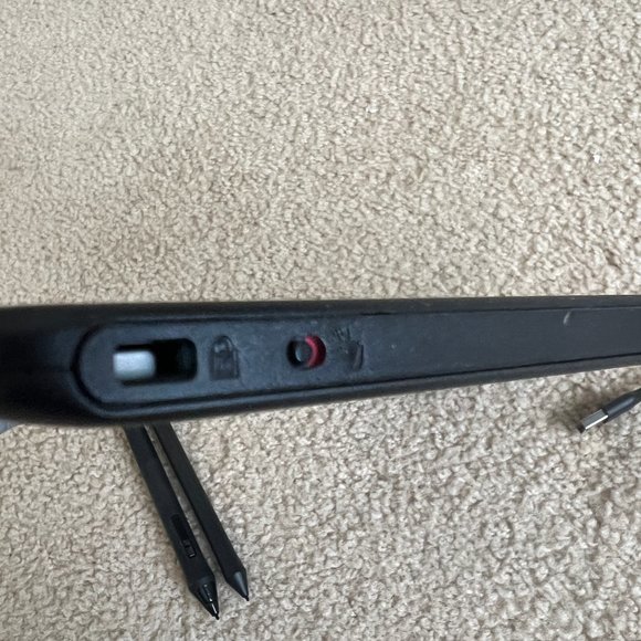 Wacom Intuos Small Graphics Drawing Tablet - Picture 2 of 6